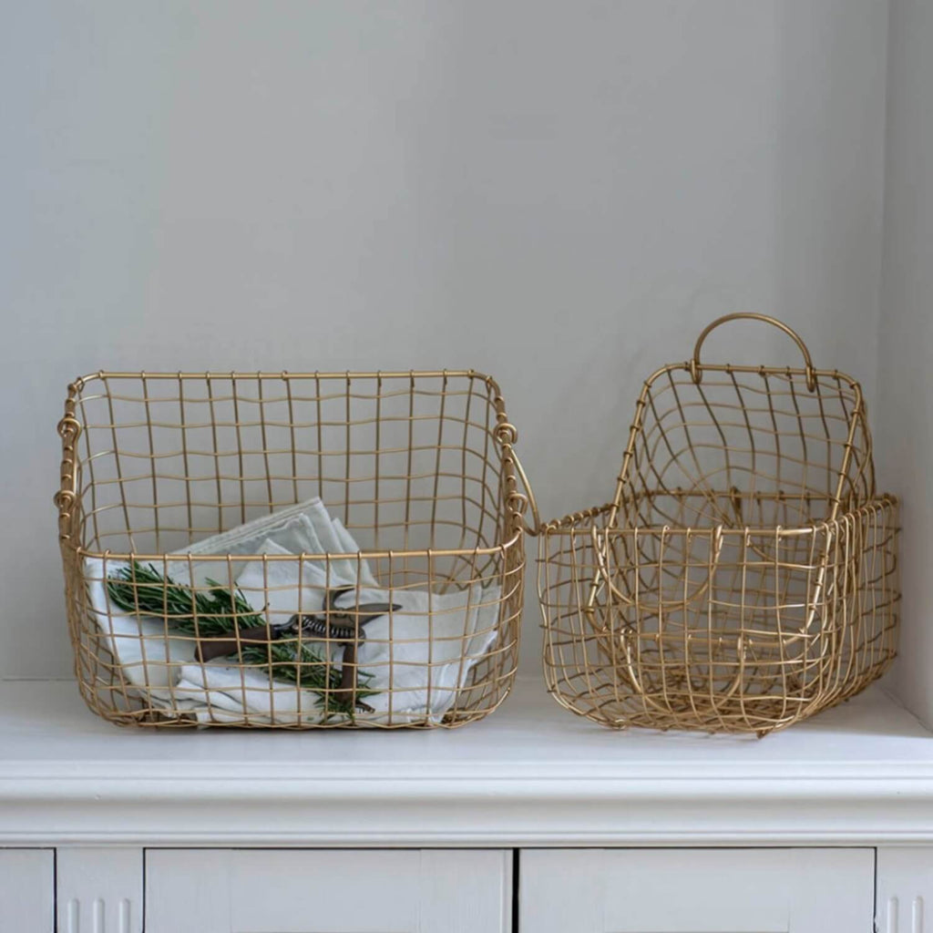 BASKETS WITH HANDLE